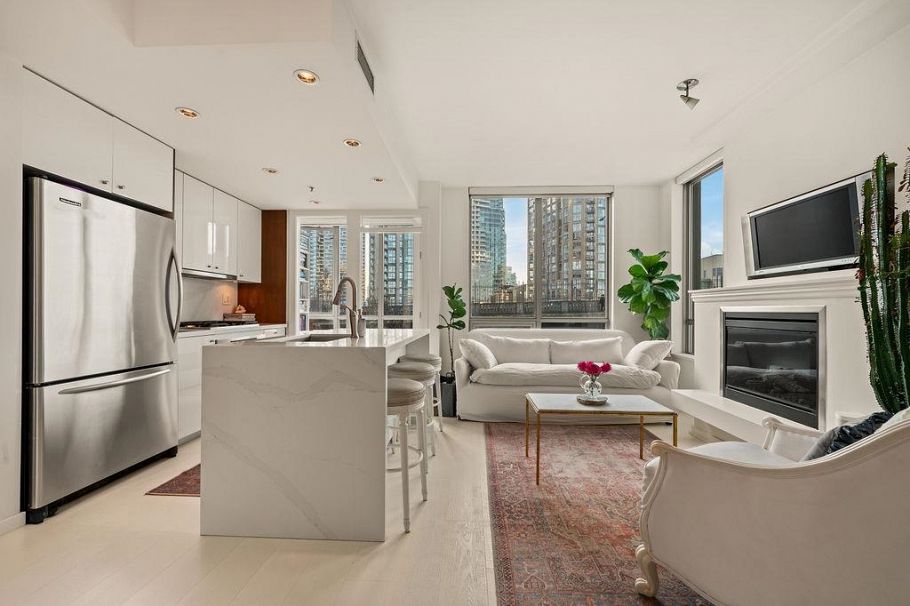 601 1005 Beach Avenue Vancouver, BC - 10