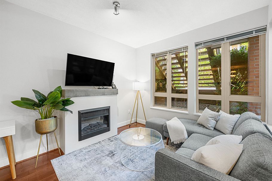 78 728 W 14th Street North Vancouver, BC - 10