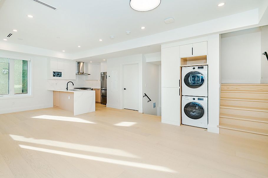 1505 Renfrew Street Vancouver, BC - 11