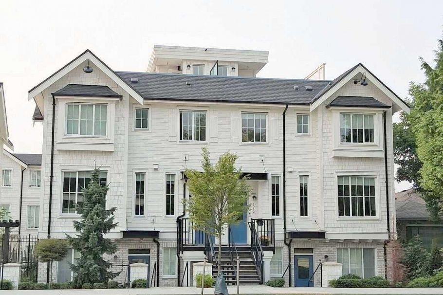 922 W 49th Avenue Vancouver, BC - 1