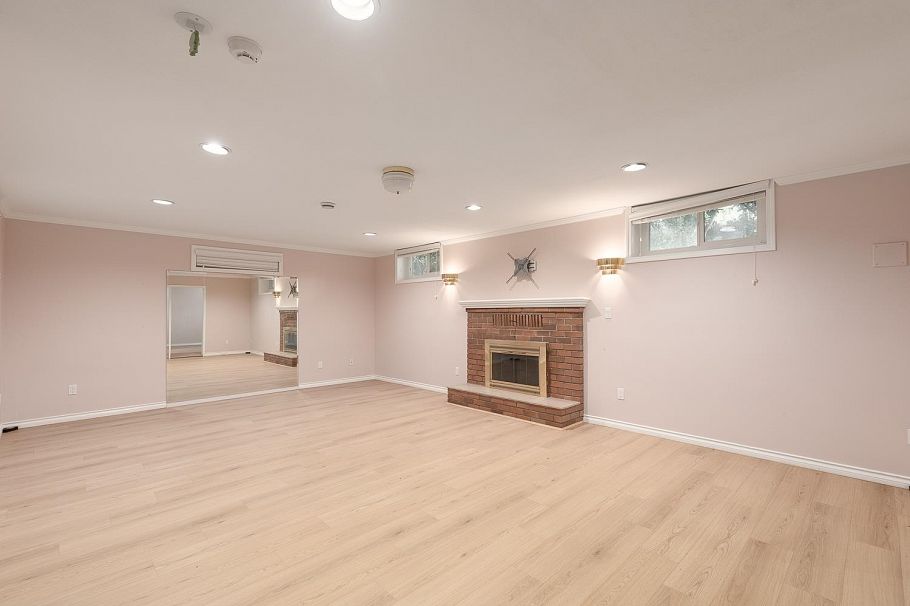 1989 W 52nd Avenue Vancouver, BC - 26