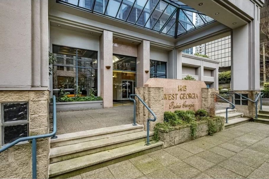 1002 1415 W Georgia Street Vancouver, BC - 2