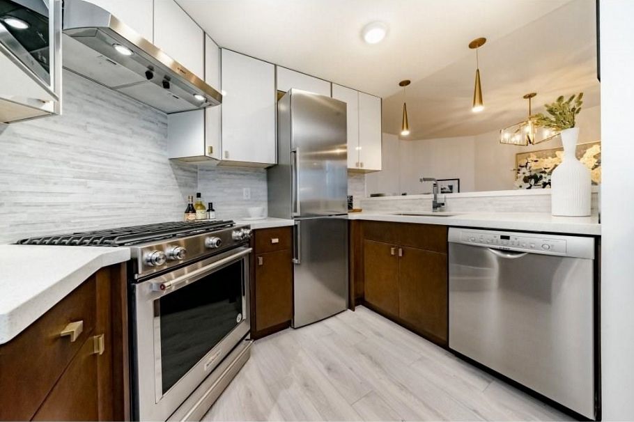 1002 1415 W Georgia Street Vancouver, BC - 10