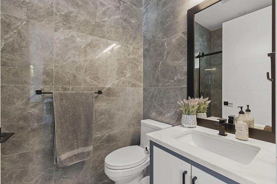 2666 E 6th Avenue Vancouver, BC - 18