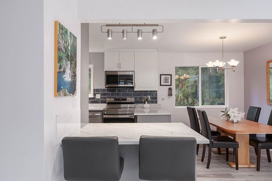 2644 Kilmarnock Crescent North Vancouver, BC - 7