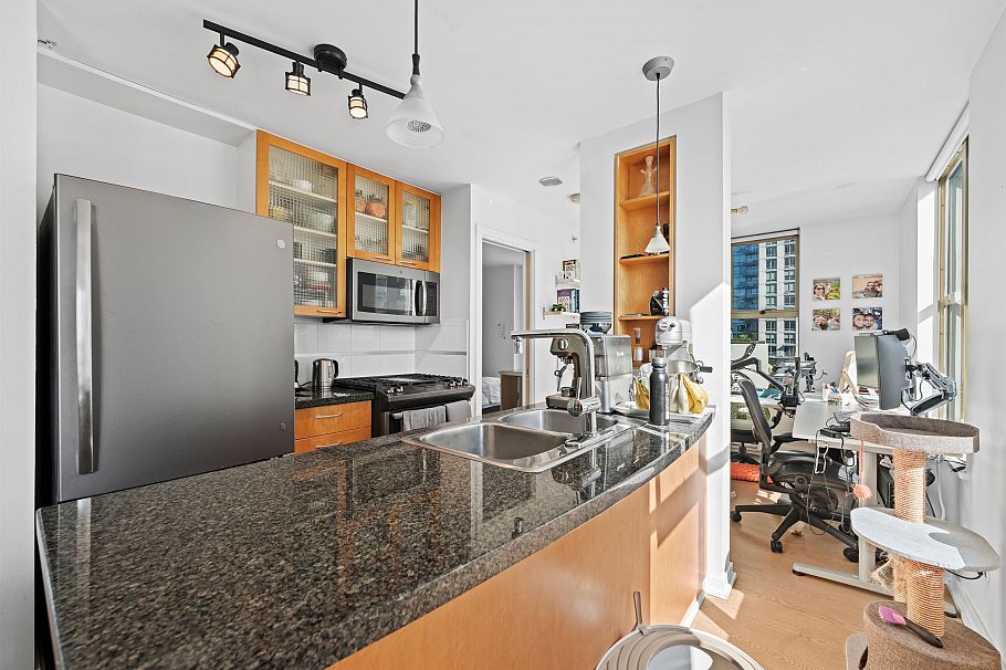 1206 969 Richards Street Vancouver, BC - 8