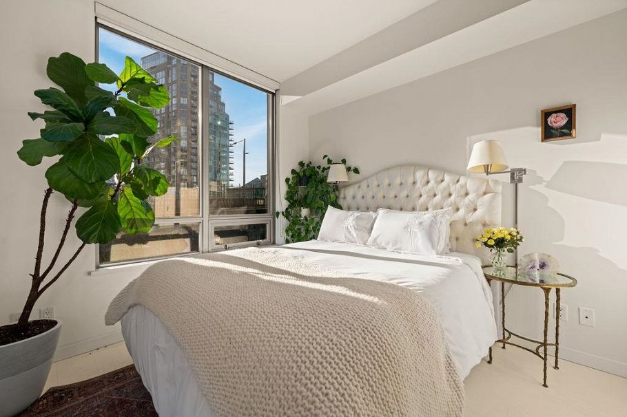 601 1005 Beach Avenue Vancouver, BC - 24