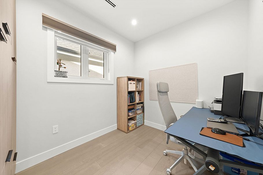 2815 W 19th Avenue Vancouver, BC - 14