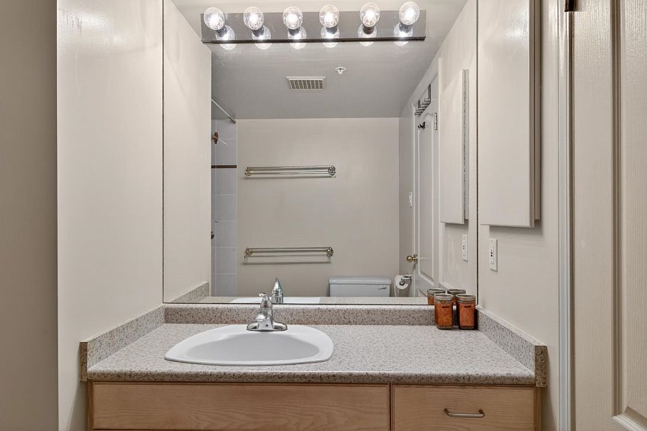 1003 1111 Haro Street Vancouver, BC - 17