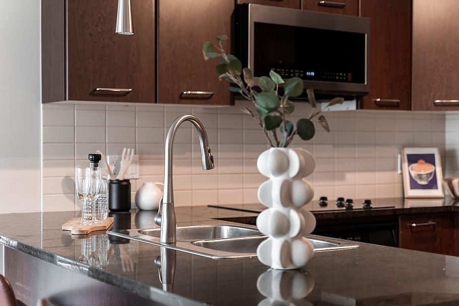 906 1155 Seymour Street Vancouver, BC - 4