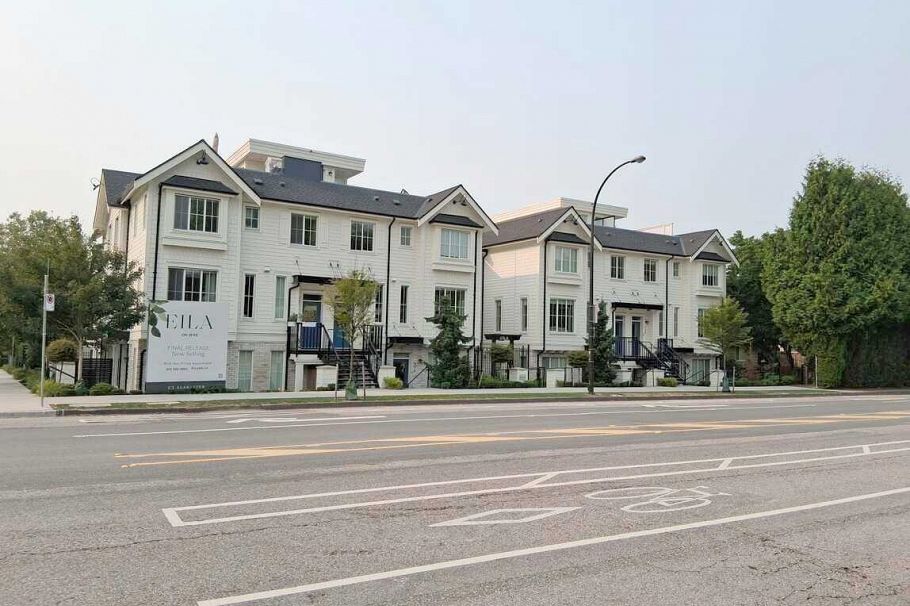 922 W 49th Avenue Vancouver, BC - 2