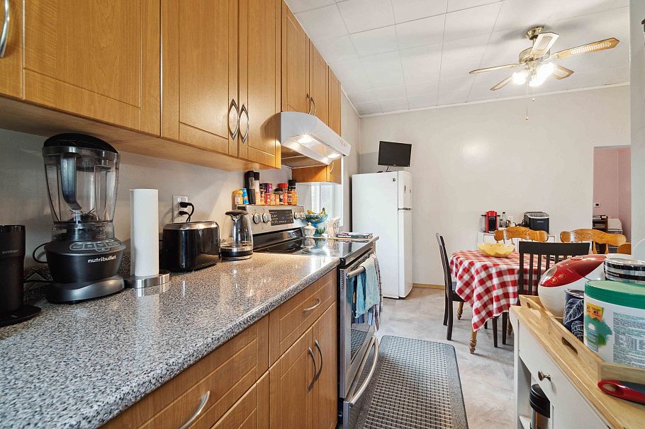 1649 Grant Street Vancouver, BC - 9