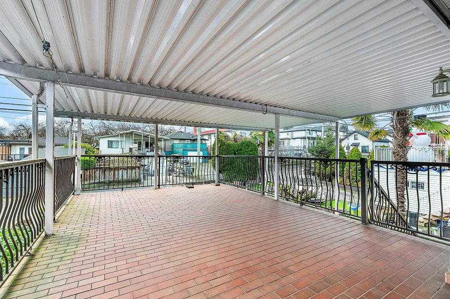 3112 E 1st Avenue Vancouver, BC - 28