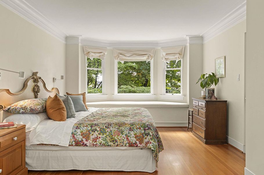 2527 W 37th Avenue Vancouver, BC - 31