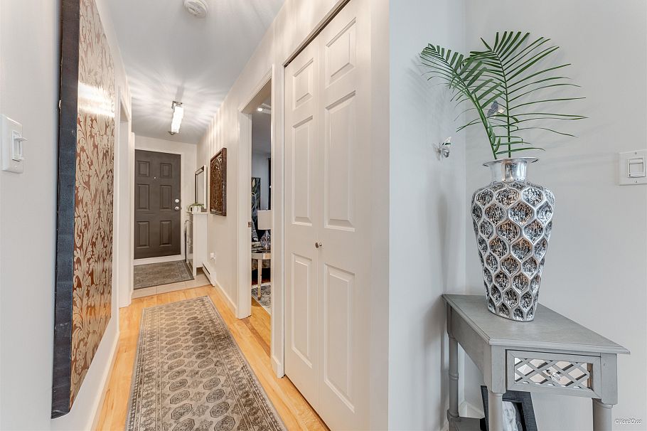 201 985 10th Avenue Vancouver, BC - 8