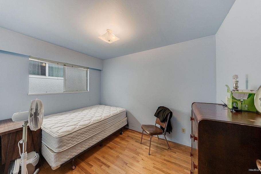 1961 E 50th Avenue Vancouver, BC - 21