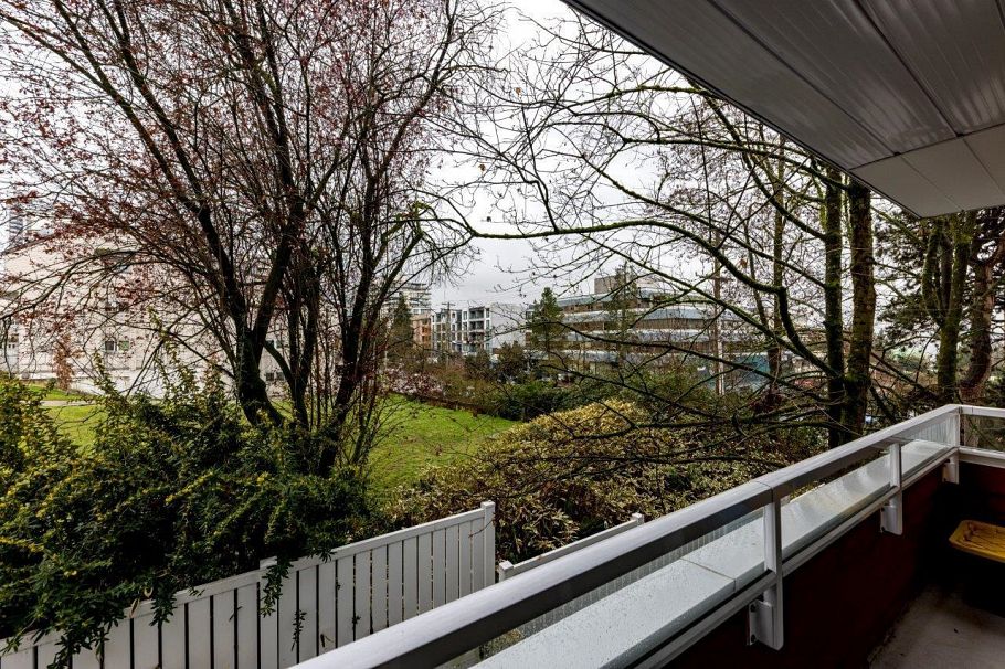 302 250 W 1st Street North Vancouver, BC - 19