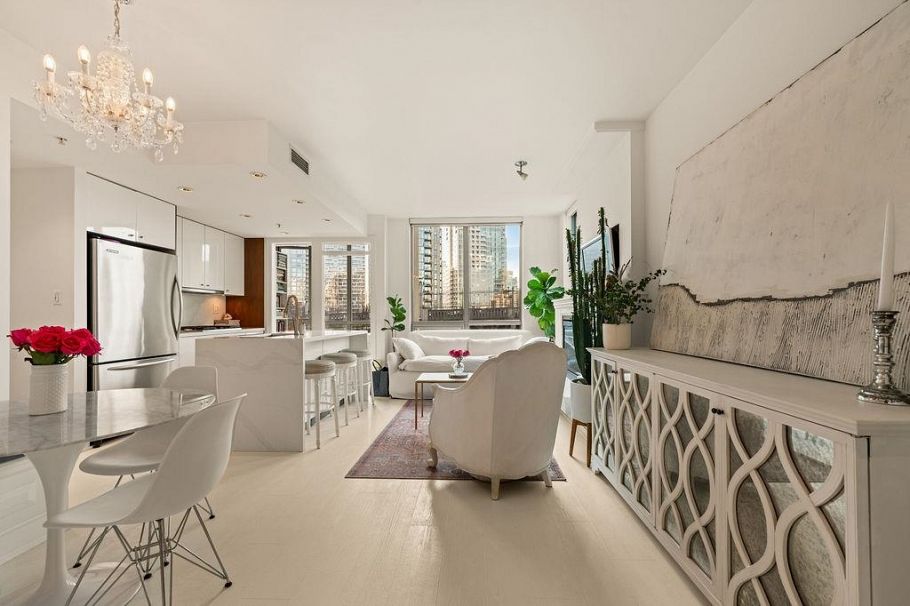 601 1005 Beach Avenue Vancouver, BC - 1