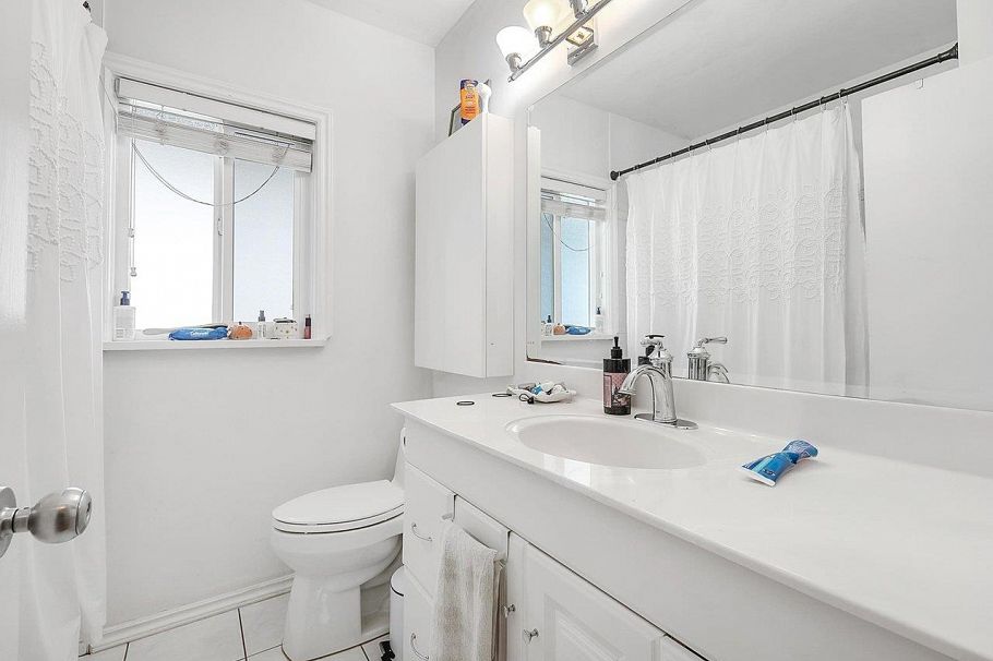 2903 W 42nd Avenue Vancouver, BC - 12