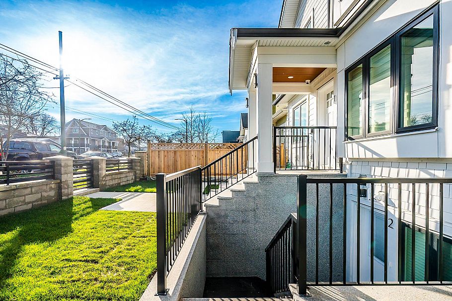 1505 Renfrew Street Vancouver, BC - 3