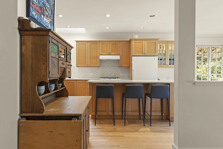 2527 W 37th Avenue Vancouver, BC - 21