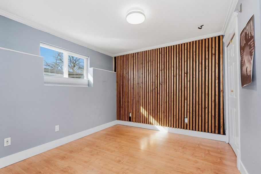 280 E 5th Street North Vancouver, BC - 25