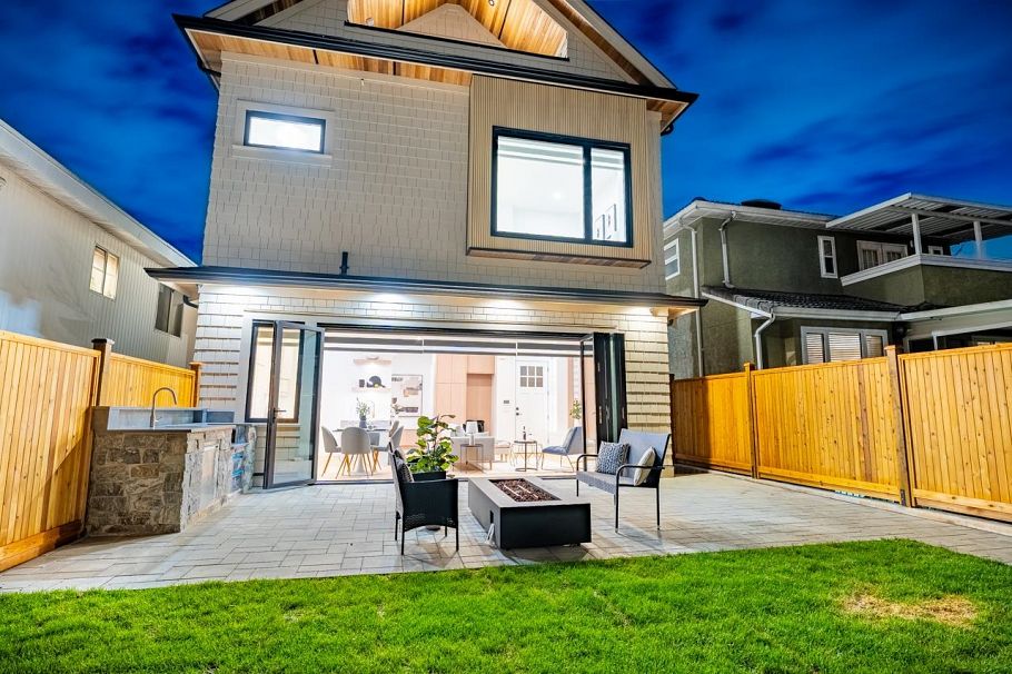 2 5355 Inverness Street Vancouver, BC - 1