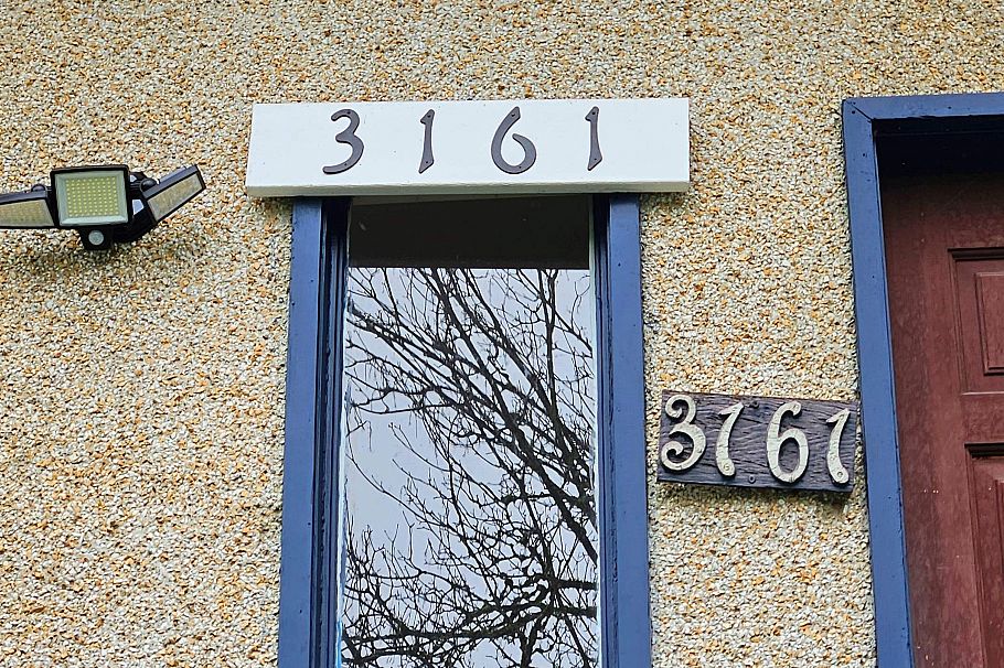 3161 W 6th Avenue Vancouver, BC - 2