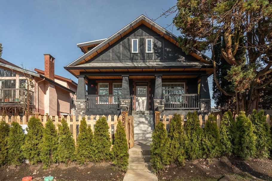 855 E 19th Avenue Vancouver, BC - 1