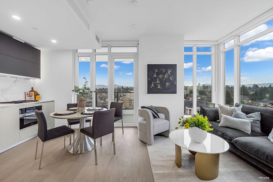 702 8415 Granville Street Vancouver, BC - 1