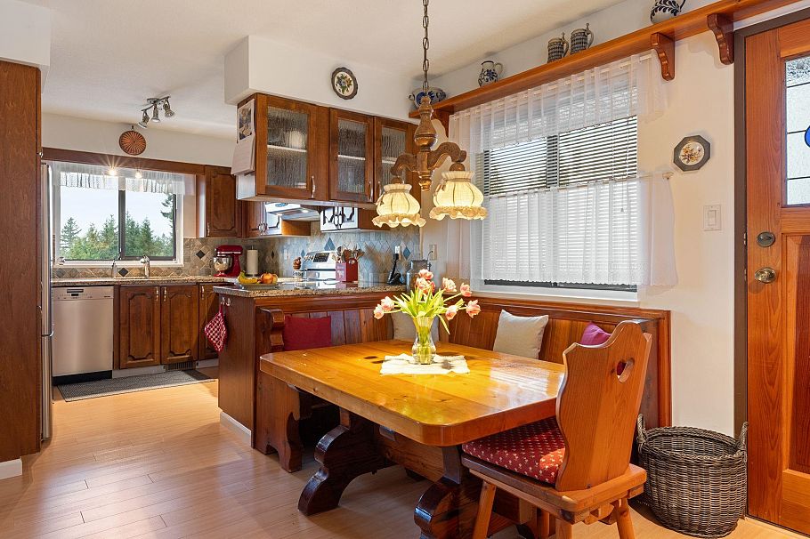 5508 Molina Road North Vancouver, BC - 12