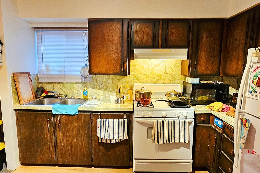 3161 W 6th Avenue Vancouver, BC - 6