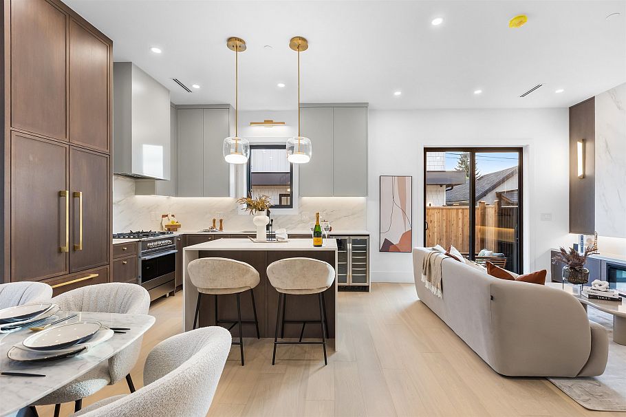 2 546 E 46th Avenue Vancouver, BC - 7