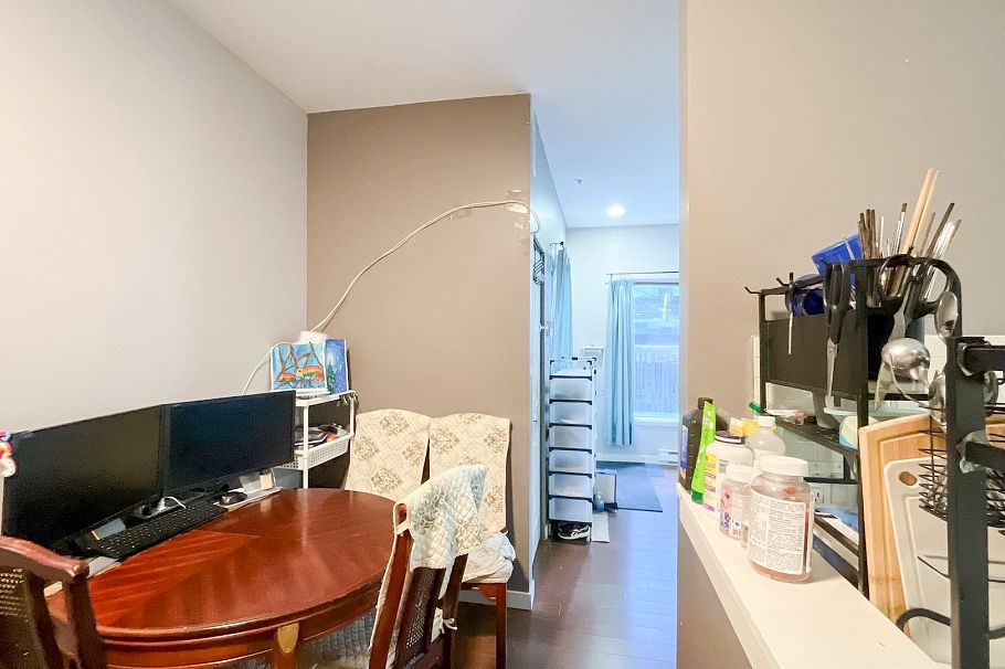 215 4155 Central Boulevard Burnaby, BC - 8