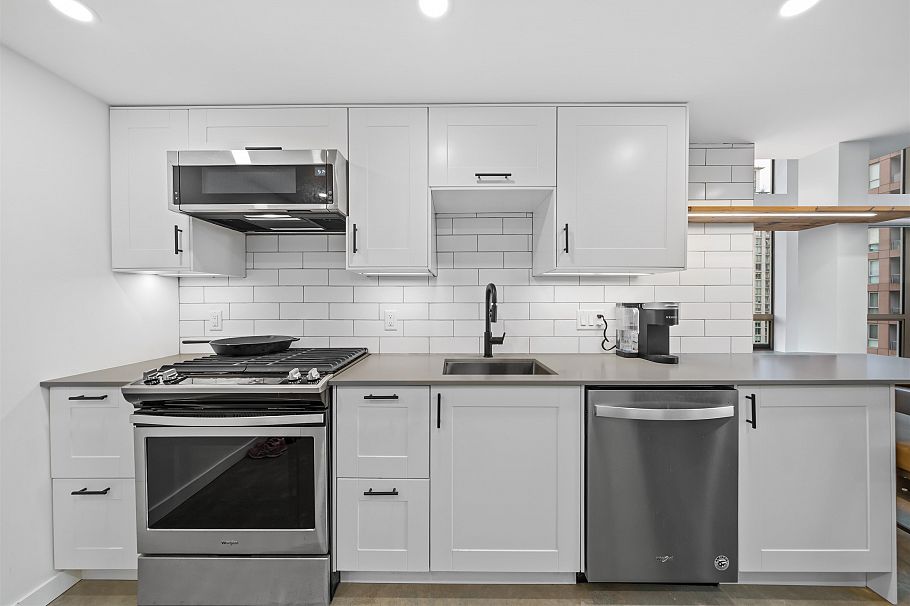 1012 933 Seymour Street Vancouver, BC - 10