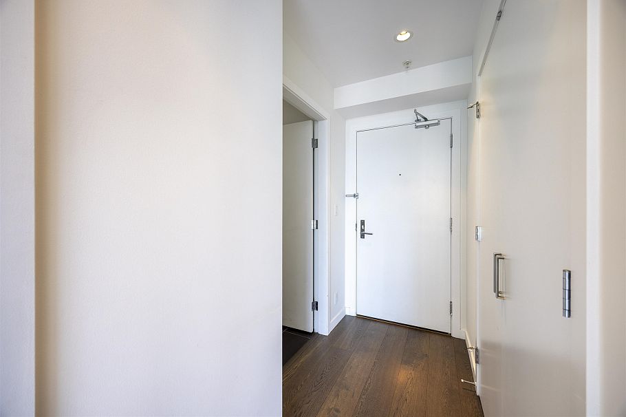 703 2550 Spruce Street Vancouver, BC - 3