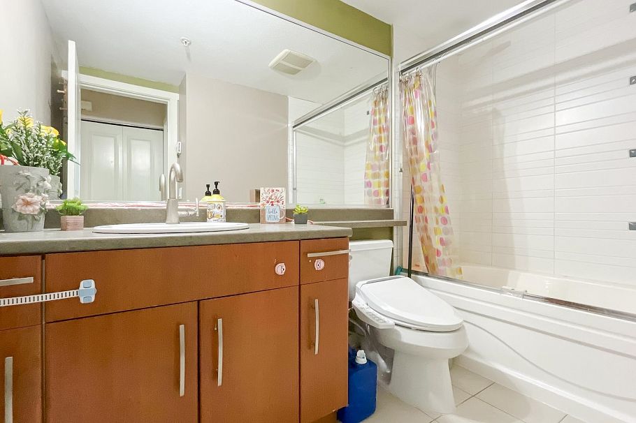 215 4155 Central Boulevard Burnaby, BC - 15