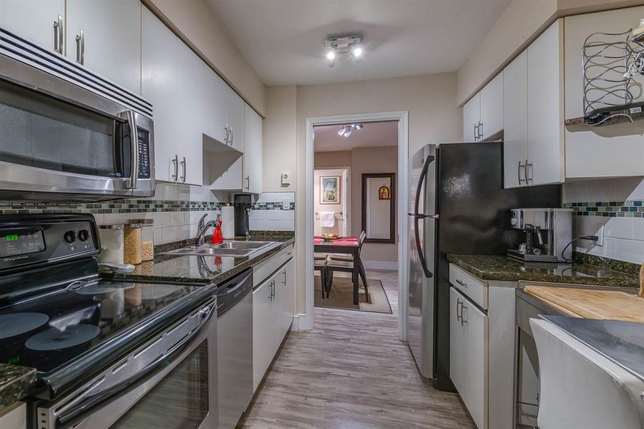 2001 888 Hamilton Street Vancouver, BC - 2