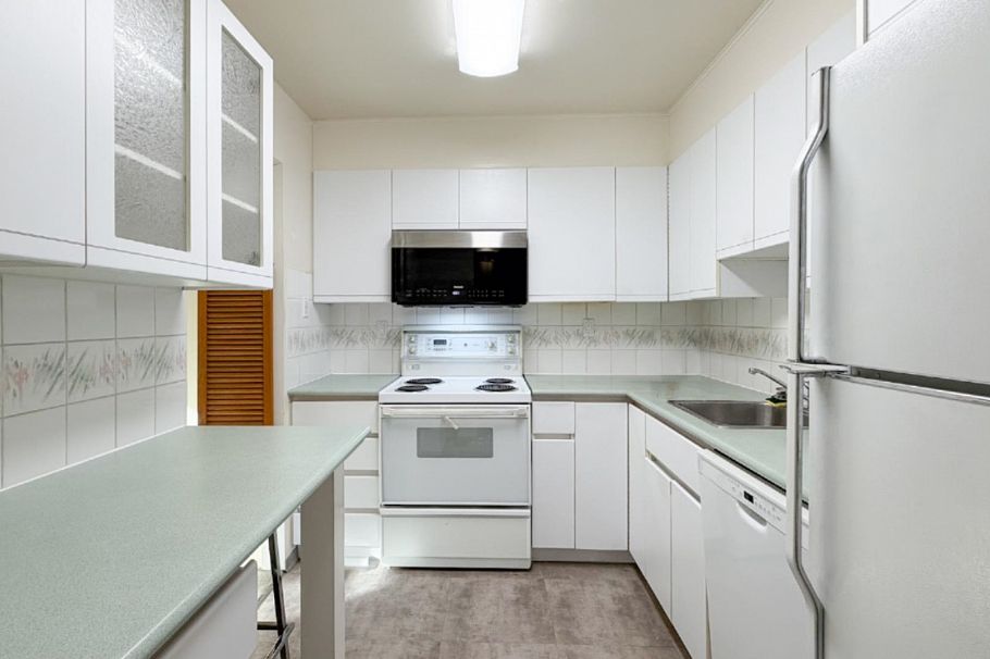 205 1750 Maple Street Vancouver, BC - 8