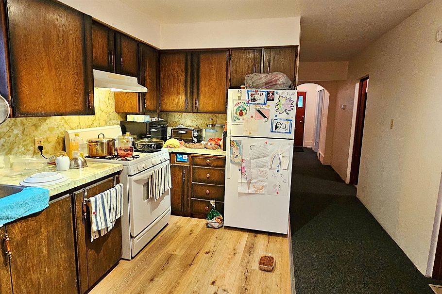 3161 W 6th Avenue Vancouver, BC - 7