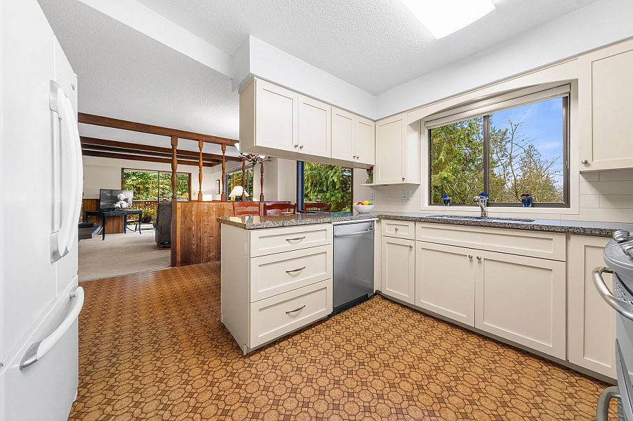 4877 Cedarcrest Avenue North Vancouver, BC - 13