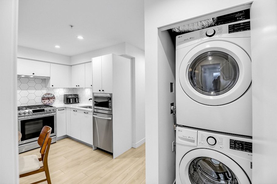 309 1519 Crown Street North Vancouver, BC - 15