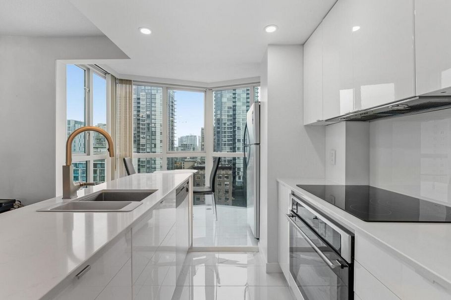 1007 1188 Howe Street Vancouver, BC - 3