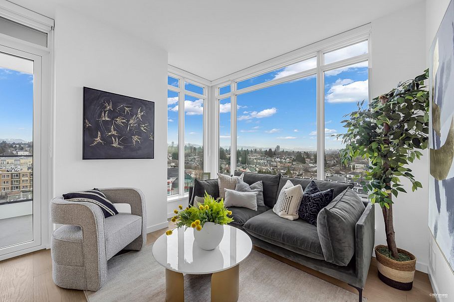 702 8415 Granville Street Vancouver, BC - 2