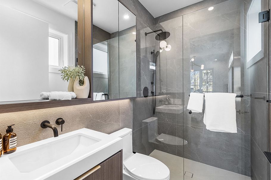 2 546 E 46th Avenue Vancouver, BC - 18