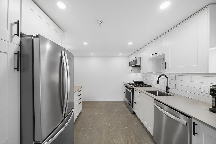 1012 933 Seymour Street Vancouver, BC - 9