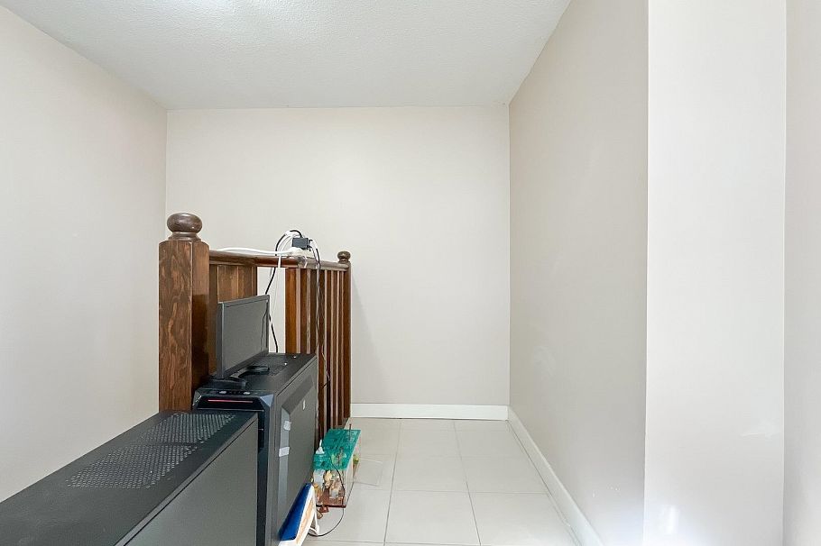 215 4155 Central Boulevard Burnaby, BC - 21