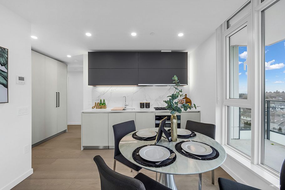 702 8415 Granville Street Vancouver, BC - 4