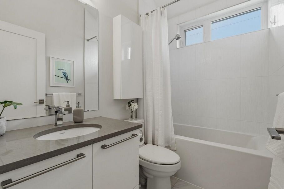 1681 Kitchener Street Vancouver, BC - 24