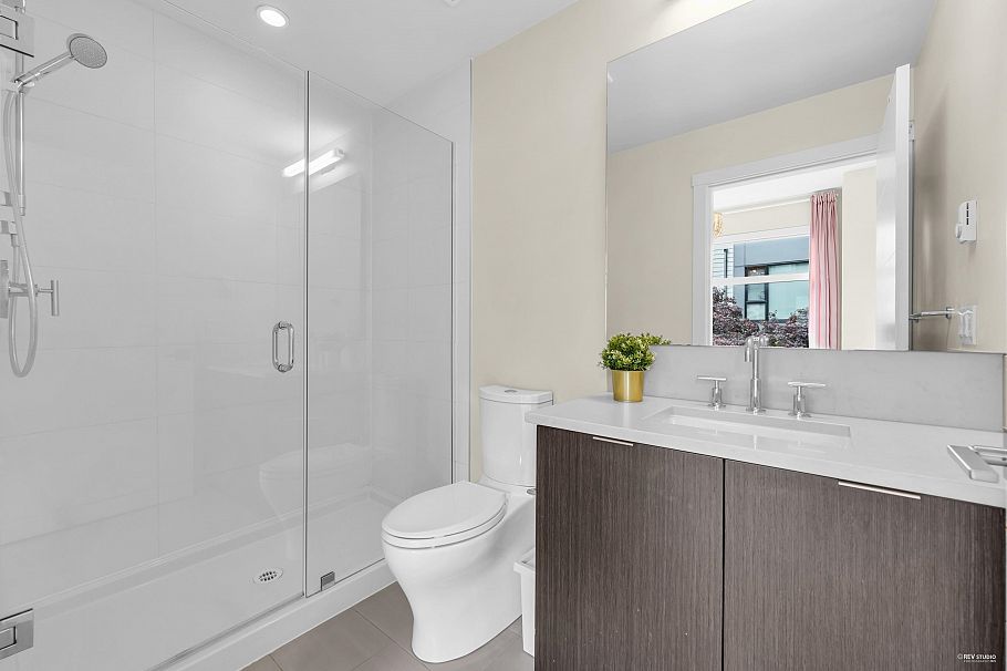 6098 Oak Street Vancouver, BC - 30